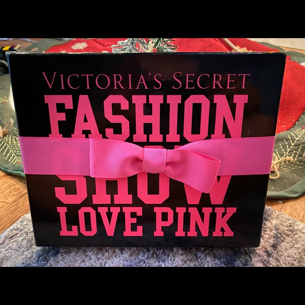 ****SOLD*** Got be a good price lol that was fast